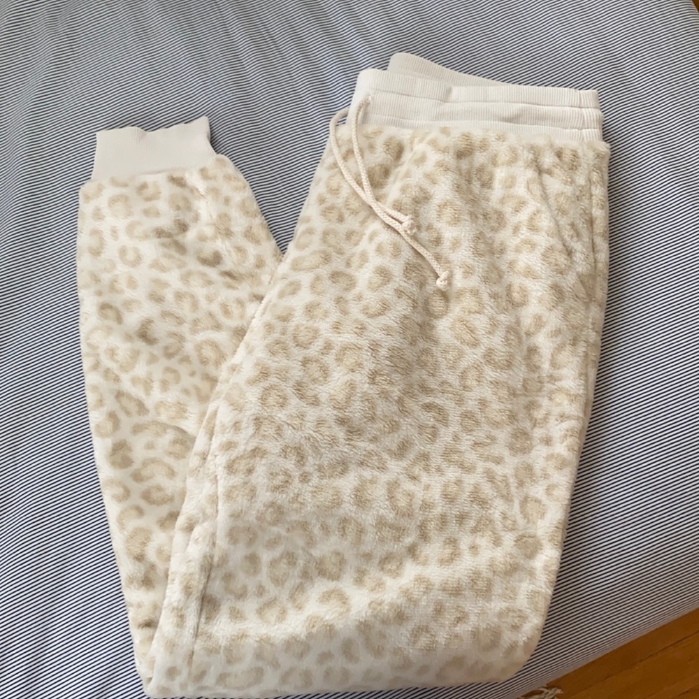 BARELY WORN!!! Light leopard patterned joggers